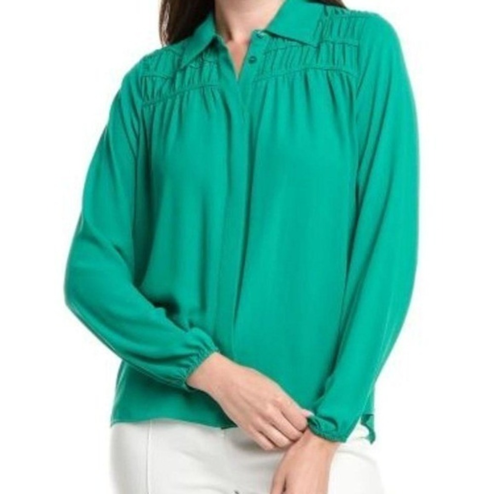 NWT Tahari Green Blouse / Size Medium / Lightweight & Perfect‎ for Everyday